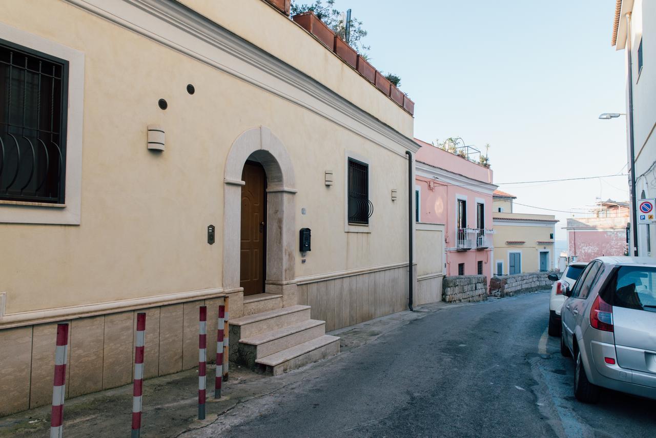 L' Ambasciata Gaeta Hotell Exteriör bild